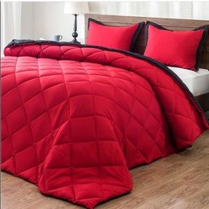❤️Reversible Red Comforter Set New ❤️
